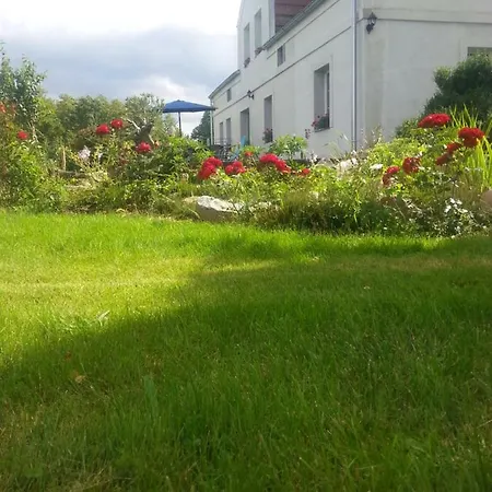 Agroturystyczny Dom Na Skraju Lasu *